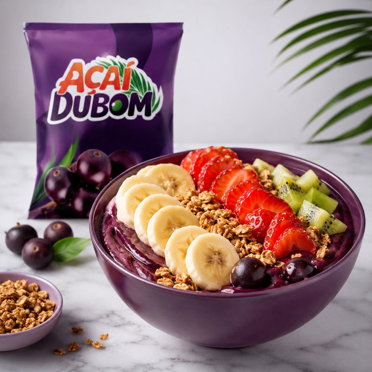 Tigela de açaí com banana e morango
